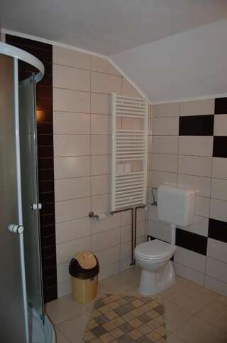 Гостевой дом Vila Sarah Bran Бран Двухместный номер с 1 кроватью и балконом-11