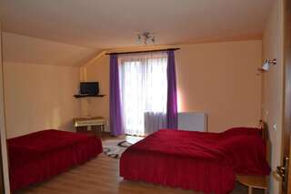 Гостевой дом Vila Sarah Bran Бран Четырехместный номер-4