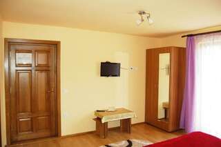 Гостевой дом Vila Sarah Bran Бран Трехместный номер-1